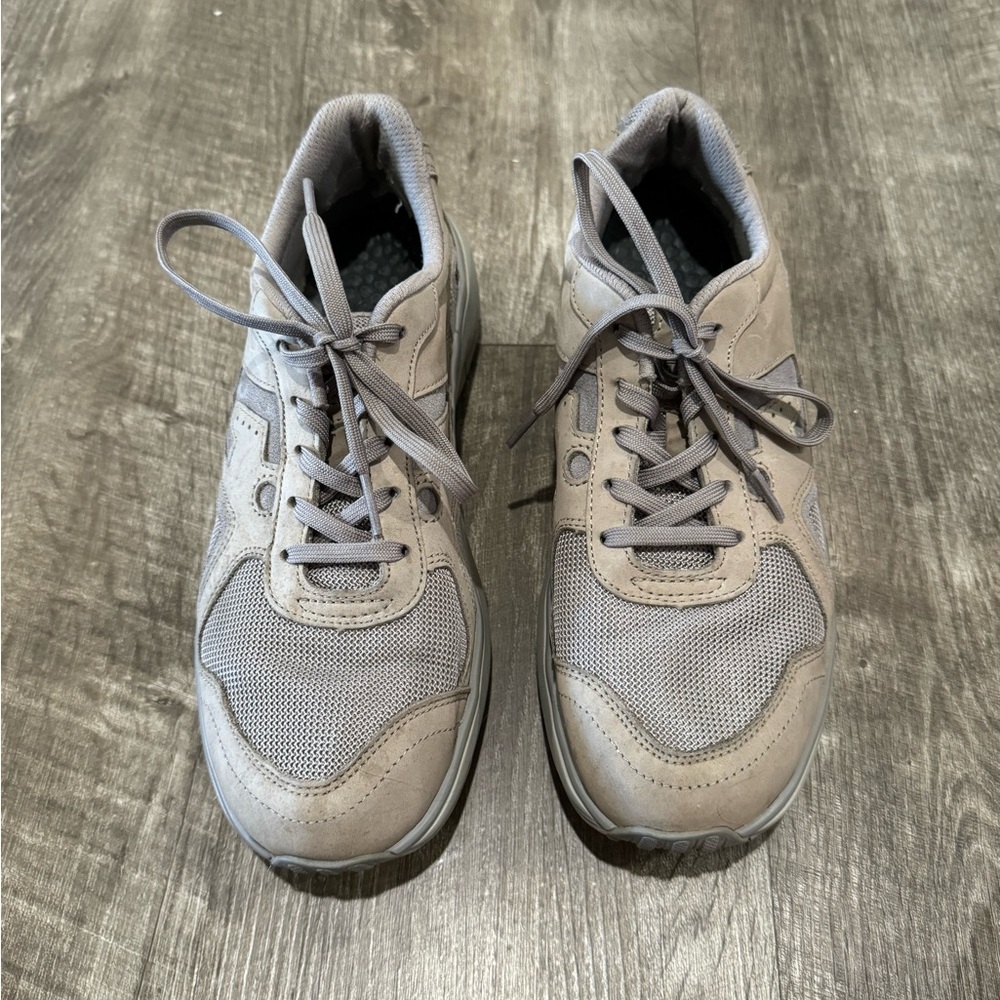 joya ladys waikiki tan womens sneakers size 9